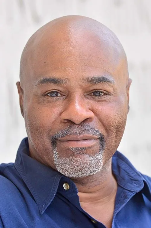 Gus Halper ha trabajado con Ivan Moore en 1 ocasiones