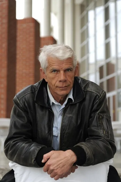 Ivo Barišič interpretando a Viktor