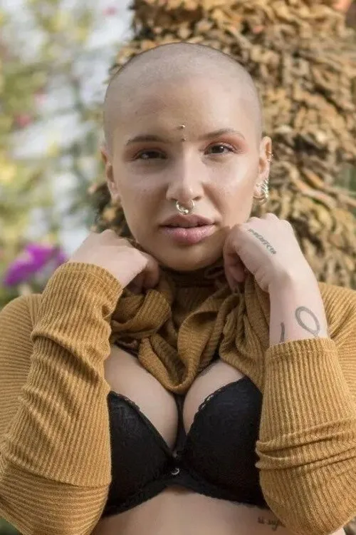 Ambra Dolce ha trabajado con Ivy De Luna en 1 ocasiones