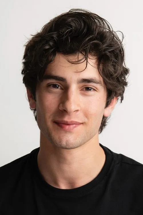 İzzet Yüksek en su biografía y filmografía