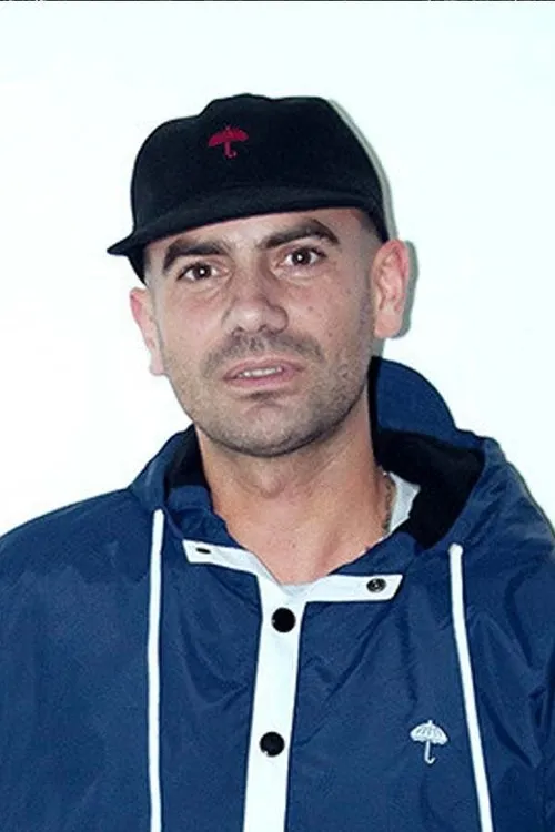 Miles Silvas ha trabajado con J.B. Gillet en 2 ocasiones