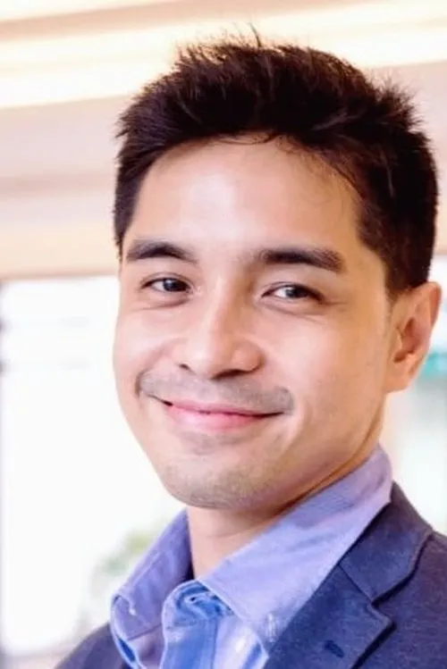 J.C. Tiuseco — personaje: Troy Samaniego