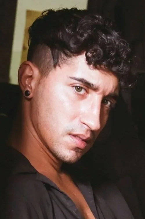 J.D. Ryder interpretando a 