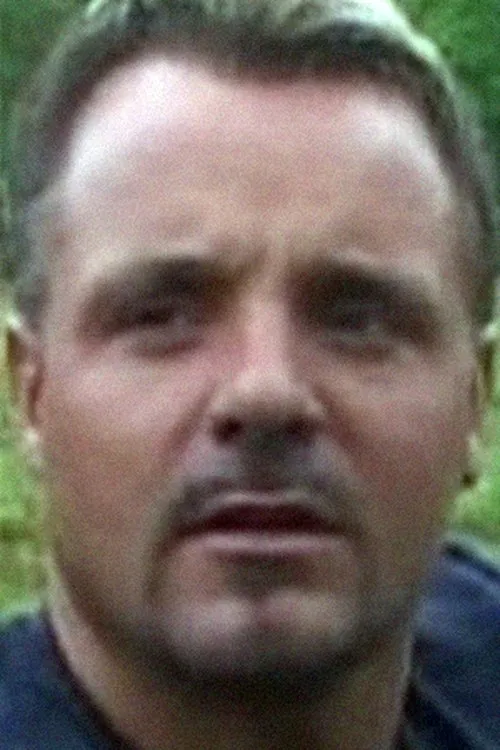 Foto de perfil del actor J.J. en el reparto