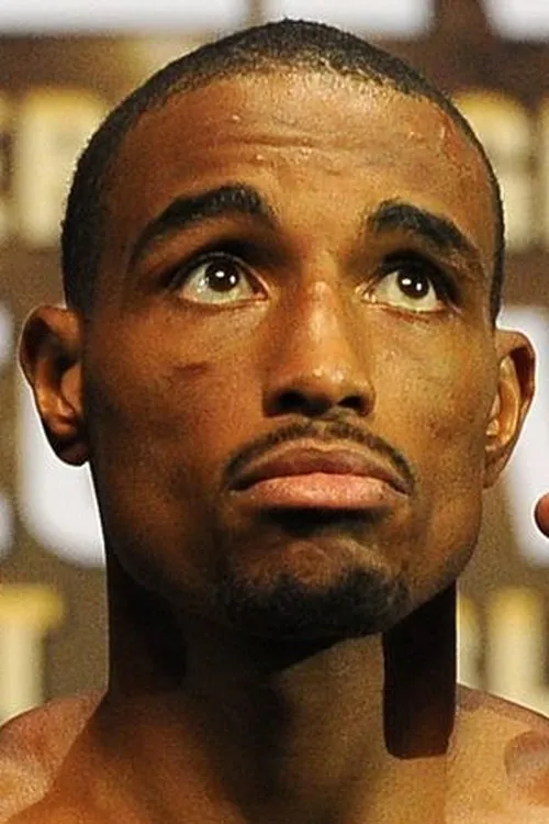 J'Leon Love interpretando a Self