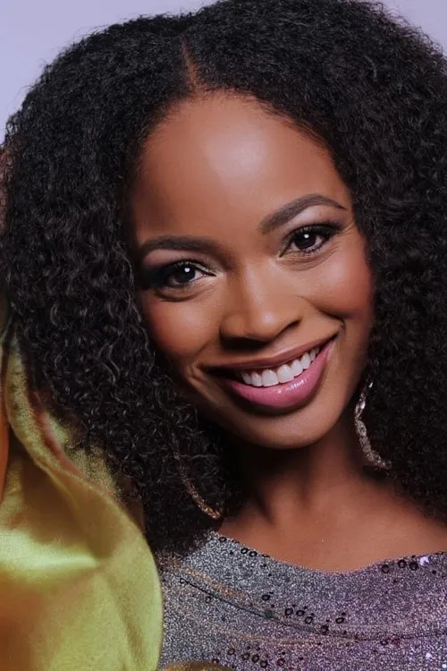 Jacinth Headlam interpretando a Cynthia Andrews