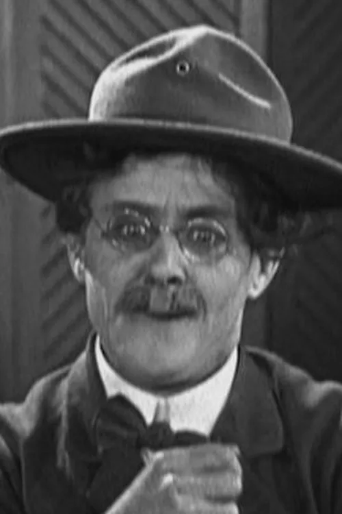 Jack Ackroyd interpretando a 