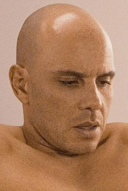 Jack Bond interpretando a 