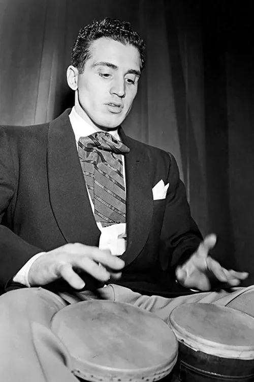 Jack Costanzo interpretando a Julna