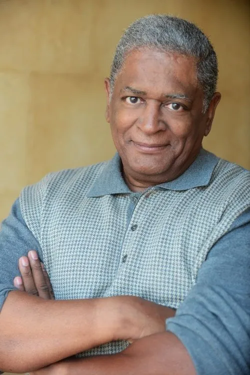 Jack Landron interpretando a Bedroom Companion