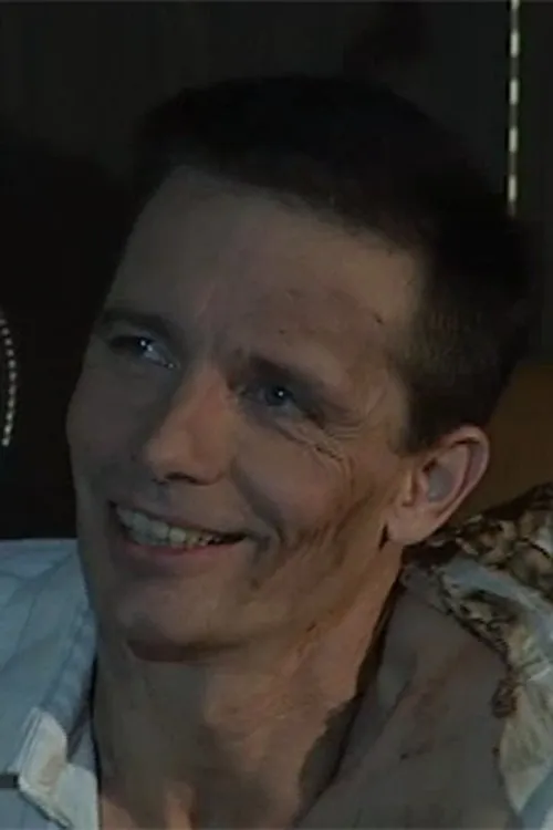 Jack Sanders interpretando a 