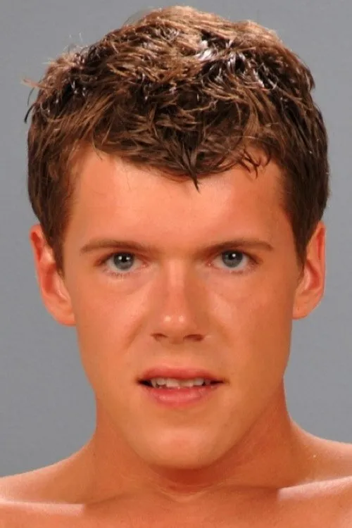 Jackson Klein interpretando a 