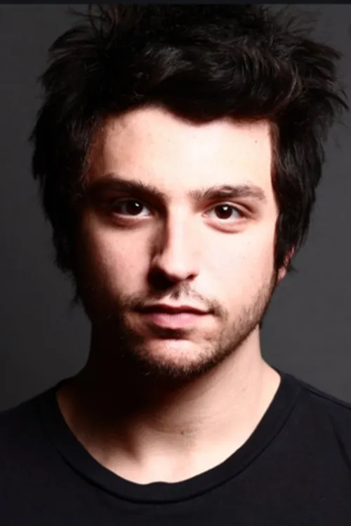 Keegan Allen ha trabajado con Jacob Loeb en 5 ocasiones