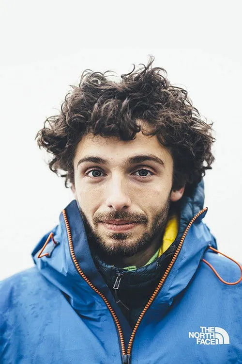 Jacopo Larcher interpretando a Self