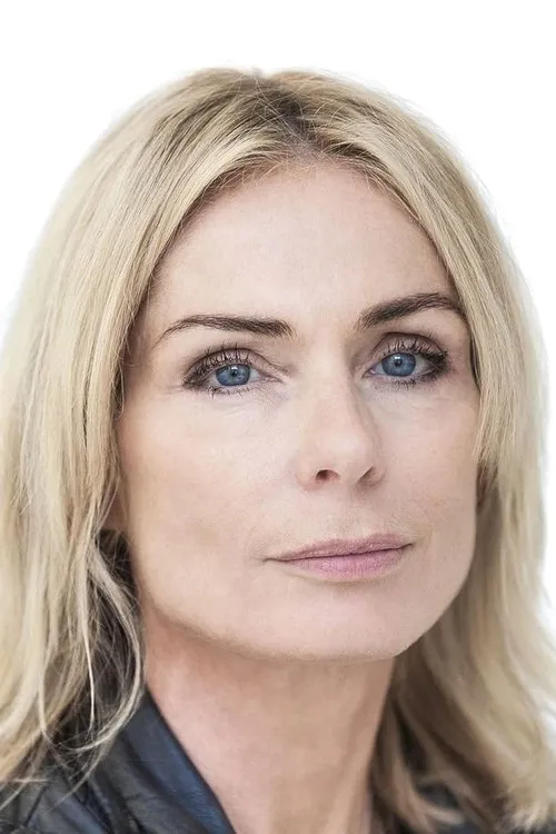 Joel Kinnaman ha trabajado con Jacqueline Ramel en 7 ocasiones