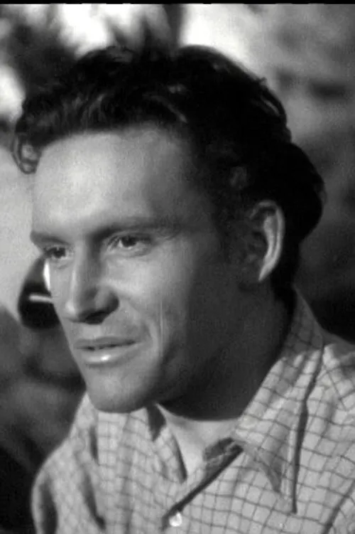 Jacques Clancy interpretando a André Delgrange