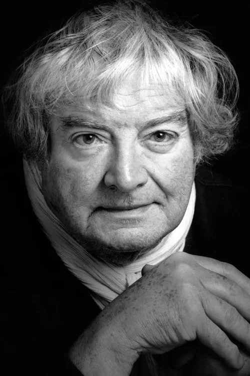 Jacques Lacarriere interpretando a Self