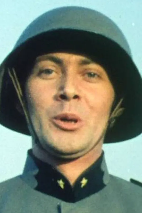 Jacques Mercier interpretando a