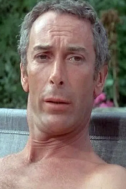 Jacques Pisias interpretando a Karim