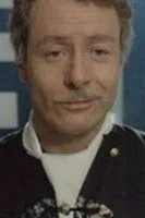 Jacques Stany interpretando a Mr. Royer