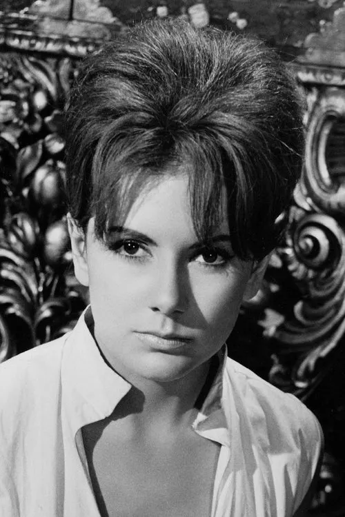 Vera Cook ha trabajado con Jacquie Wallis en 1 ocasiones