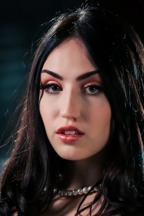 Jade Baker interpretando a (archive footage)