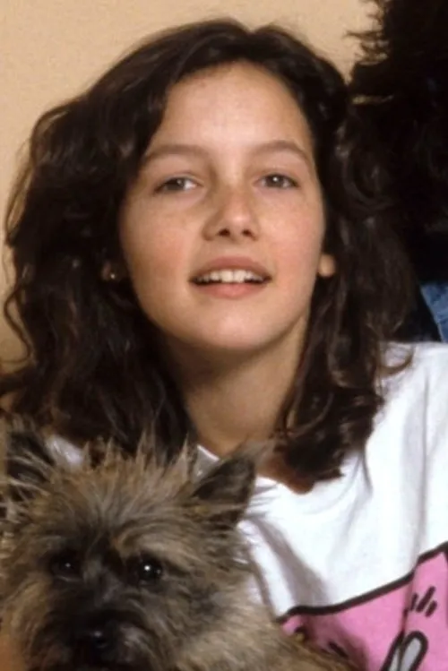 Jade Malle interpretando a Samantha