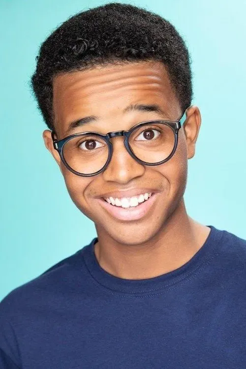 Jailen Bates — personaje: Ben Davis