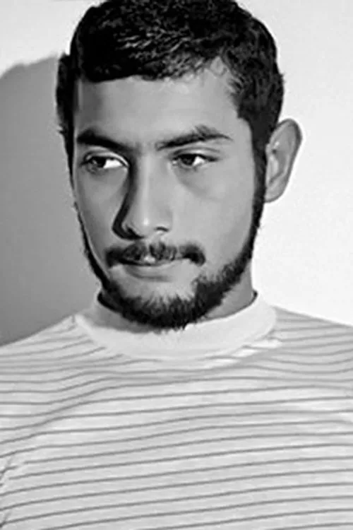 Jake Dillon interpretando a (segment 