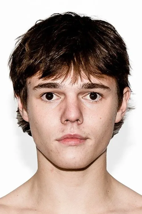 Jake Limond interpretando a Self