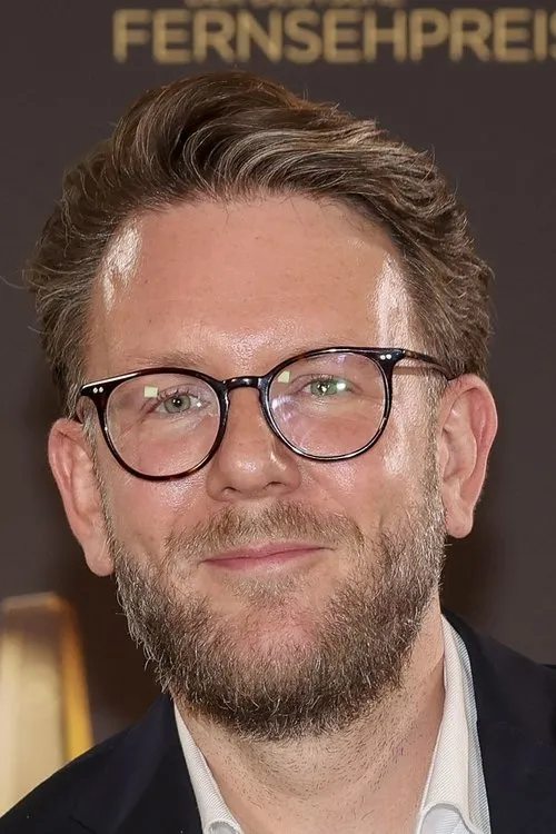 Jakob Lundt interpretando a Self