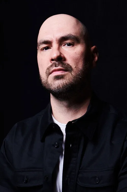 Jakub Żulczyk interpretando a Ewa's Husband