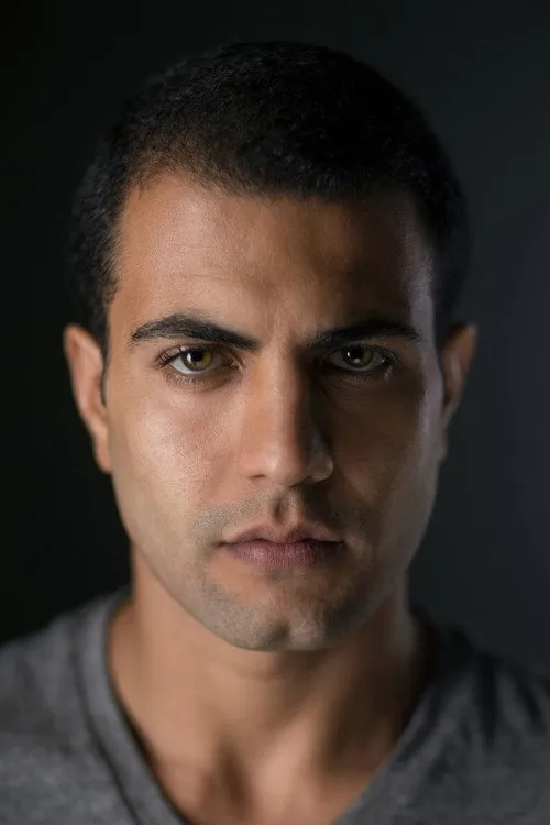 Jalal Masrwa interpretando a
