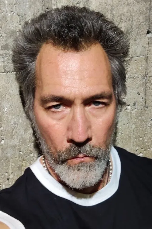 James Augustus Lee interpretando a Billy Sullivan