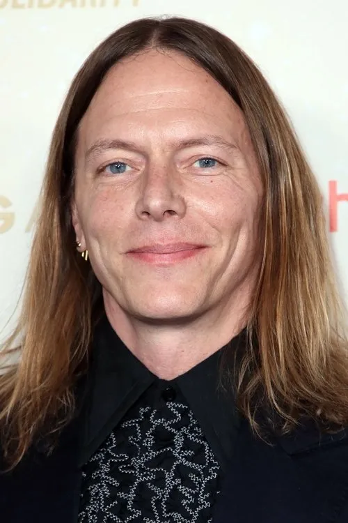 James Chinlund interpretando a Himself