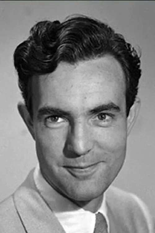 James Condon interpretando a Walter Helidon