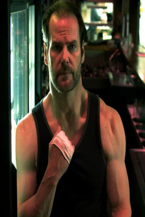 Edward Stevens ha trabajado con James Croteau en 1 ocasiones