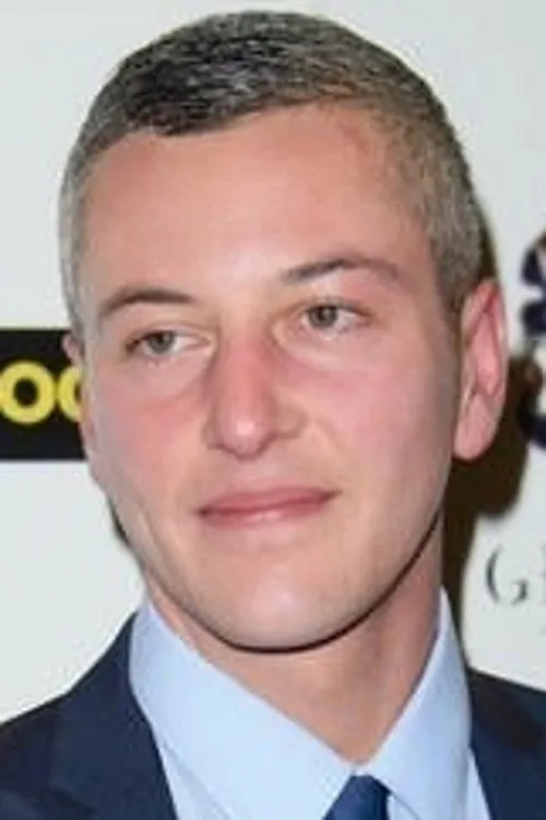 James Devlin interpretando a Dave