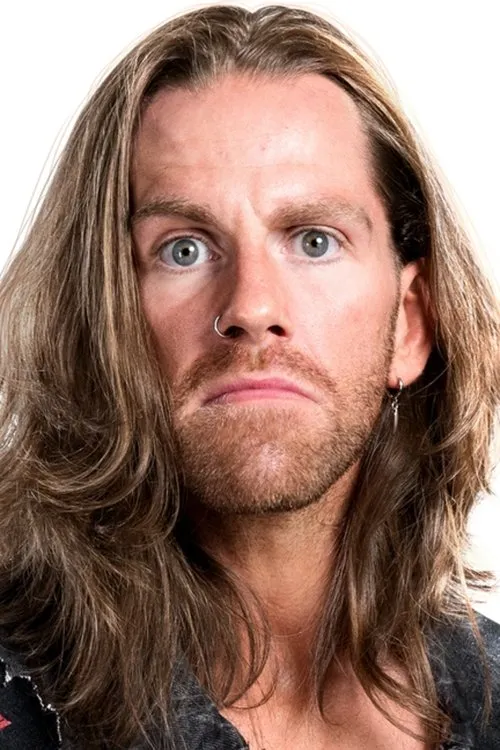 James Dowell interpretando a 