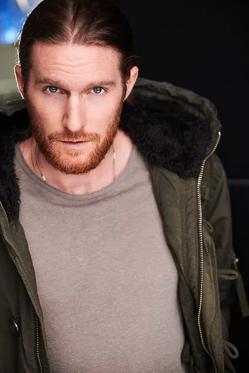 Rhett Swanson ha trabajado con James Eddie en 1 ocasiones