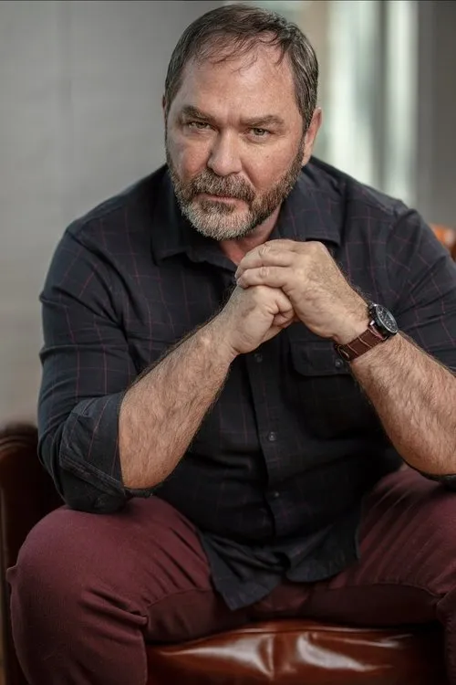 Ekawat Niratvorapanya ha trabajado con James Edward Holley en 1 ocasiones