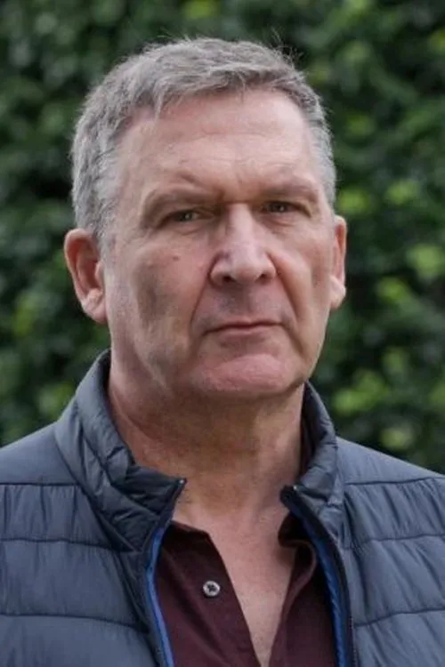 Paul Keating ha trabajado con James Gaddas en 1 ocasiones