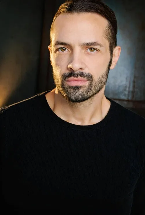 James Gaudioso interpretando a Mason Hicks