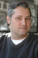 Brian Hudson ha trabajado con James Grace en 1 ocasiones