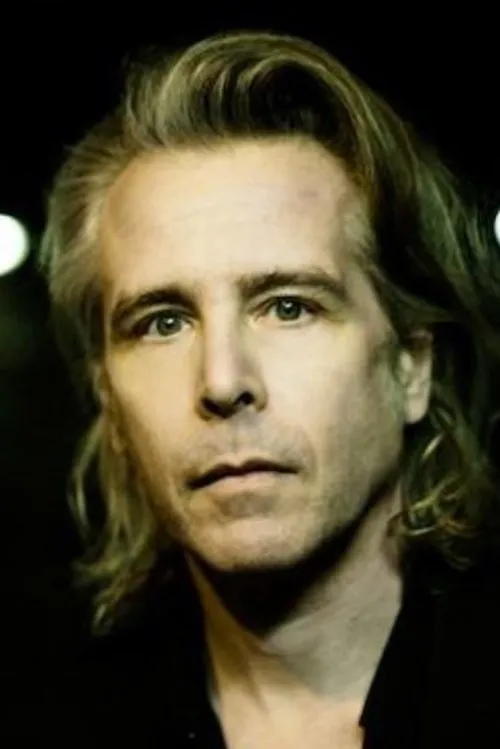 James Johnston interpretando a Self - organ, guitar