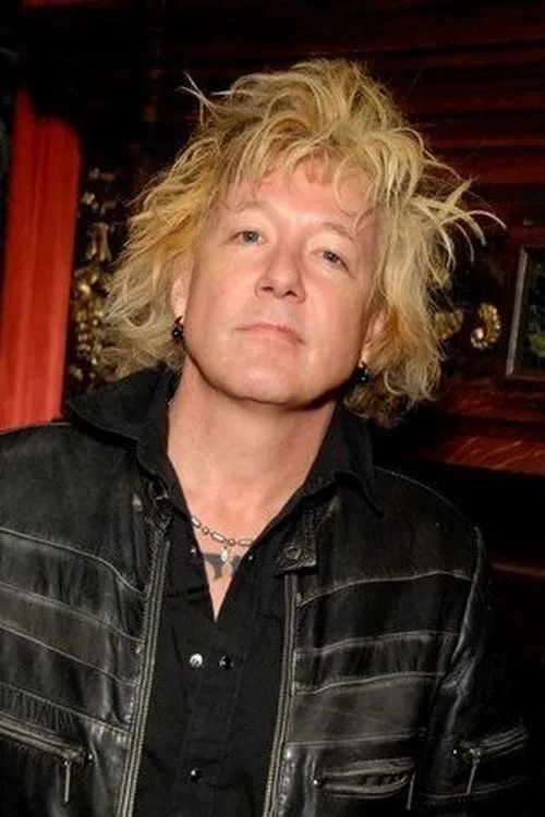 James Kottak interpretando a Himself (judge)