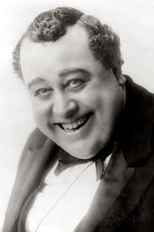 James Lackaye interpretando a Judge Mitchell