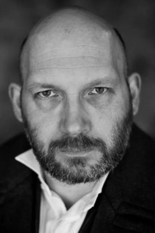 James Lecky interpretando a The Beast