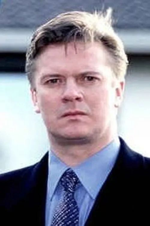 James MacPherson — personaje: DCI Mike Jardine