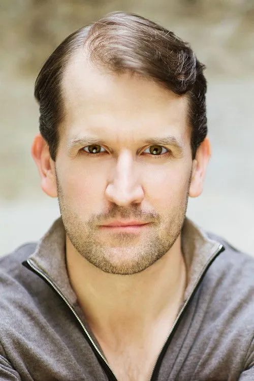 Kola Ogundiran ha trabajado con James Moye en 1 ocasiones